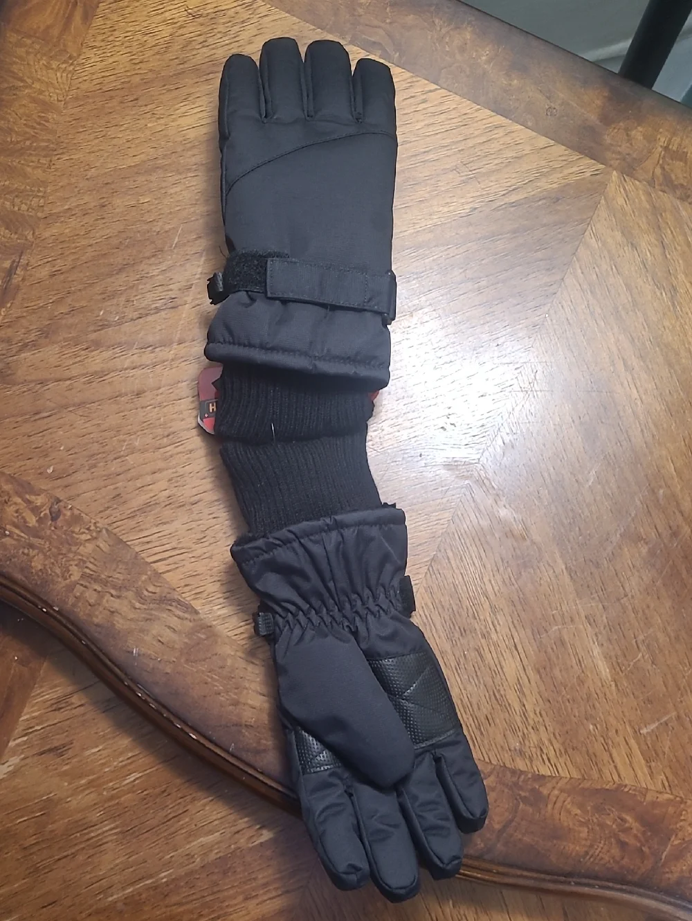 New with tag! Heat Holders Weaver Youth Small/Medium Black Winter Thermal Gloves